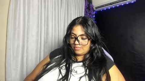 Snapshot of avrilrizox chatting on April 2026 06:05:01 AM avrilrizox online show from April 2026 06:05:01 AM