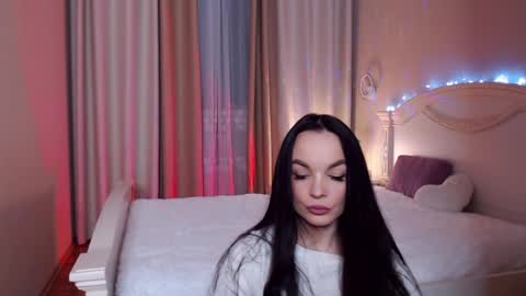Snapshot of avrora_lew_ chatting on May 2026 09:33:01 PM Avrora Inst online show from May 2026 09:33:01 PM