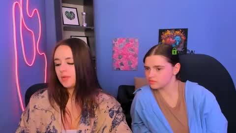 awesomeemma_ online show from May 2026 11:07:01 AM