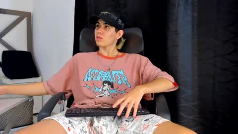 Axel cifer online show from January 2025 08:10:02 PM