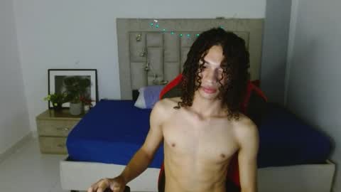 Snapshot of axel_fox7 chatting on December 2025 12:05:02 AM Axel online show from December 2025 12:05:02 AM