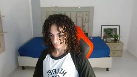 Snapshot of axel_fox7 chatting on December 2025 11:44:02 PM Axel online show from December 2025 11:44:02 PM