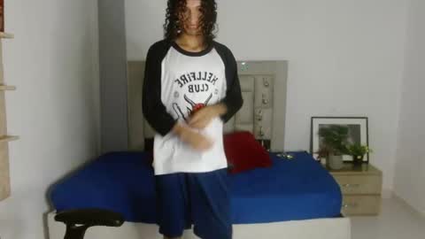 Snapshot of axel_fox7 chatting on December 2025 11:45:01 PM Axel online show from December 2025 11:45:01 PM