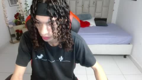 Snapshot of axel_fox7 chatting on May 2026 12:38:01 AM Axel online show from May 2026 12:38:01 AM