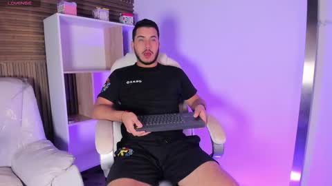 axel_grey_ online show from October 2025 12:28:02 PM