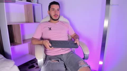 axel_grey_ online show from October 2025 12:27:01 PM