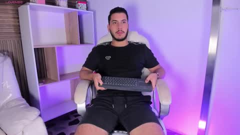 axel_grey_ online show from October 2025 12:17:02 PM