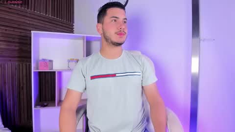 axel_grey_ online show from November 2025 12:17:01 PM