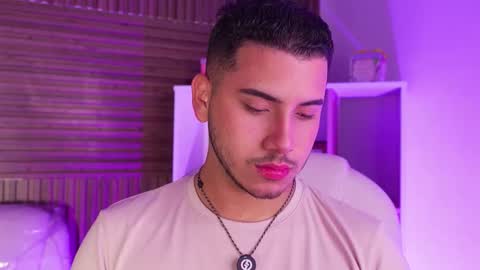 axel_grey_ online show from December 2025 12:25:02 PM