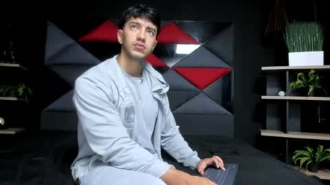 Snapshot of axel_hendrick chatting on April 2026 11:30:02 AM axel_hendrick online show from April 2026 11:30:02 AM