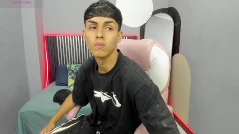 Snapshot of axel_mendoza_ chatting on June 2026 09:09:01 PM A X E L online show from June 2026 09:09:01 PM