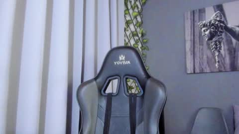 Axel online show from December 2024 09:51:01 PM