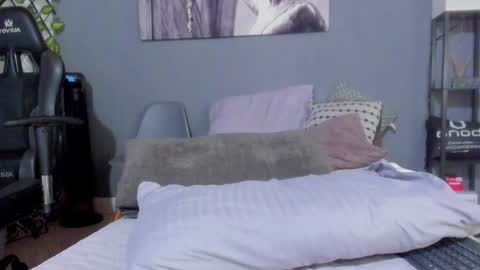 Axel online show from January 2025 02:42:01 AM