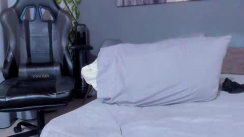 Axel online show from January 2025 10:57:01 PM