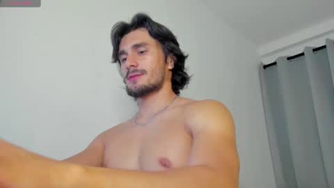 Axel online show from September 2025 03:43:02 AM