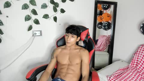 axel_rosse2 online show from October 2025 10:43:02 PM