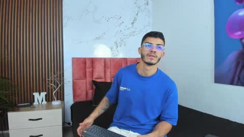 Axel  online show from December 2024 05:29:02 AM