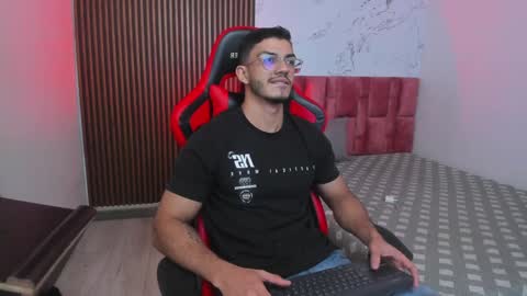 Axel  online show from December 2024 04:16:02 AM