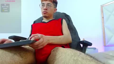 Snapshot of axel_tay1 chatting on October 2025 04:12:01 AM AXEL online show from October 2025 04:12:01 AM