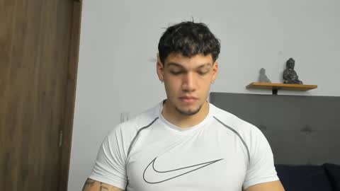 INDEPENDENT MODEL  online show from September 2025 01:38:02 PM