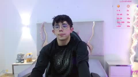 Snapshot of axelnoir_tay chatting on May 2026 07:43:01 PM axelnoir_tay online show from May 2026 07:43:01 PM