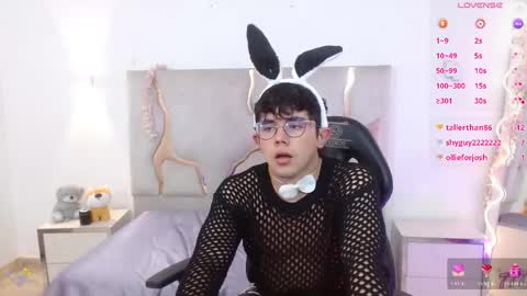Snapshot of axelnoir_tay chatting on May 2026 01:57:16 AM axelnoir_tay online show from May 2026 01:57:16 AM
