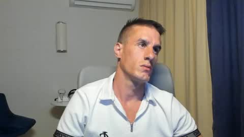 Snapshot of axl_fx chatting on June 2026 07:47:01 PM Axl online show from June 2026 07:47:01 PM