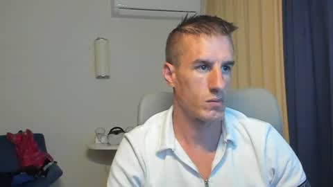 Snapshot of axl_fx chatting on June 2026 01:38:02 AM Axl online show from June 2026 01:38:02 AM