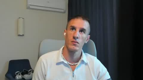Snapshot of axl_fx chatting on June 2026 02:14:02 AM Axl online show from June 2026 02:14:02 AM