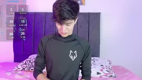 Snapshot of axxxel_twink chatting on June 2026 02:33:01 AM Axxxel online show from June 2026 02:33:01 AM