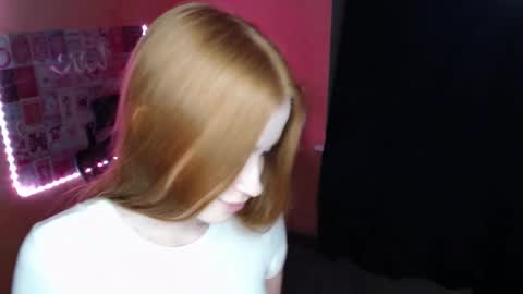 Aya online show from December 2025 06:57:02 PM