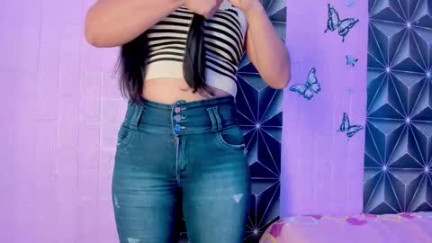 Mariana online show from October 2025 07:04:02 PM