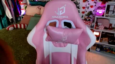 Ayla hill online show from April 2026 03:10:02 AM