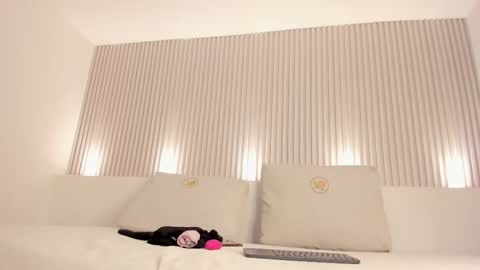 Ayla  online show from April 2026 08:55:01 PM