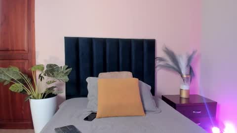 Snapshot of aylastonne chatting on February 2026 06:35:01 PM AylaStonne online show from February 2026 06:35:01 PM