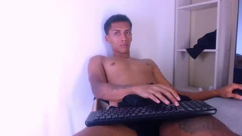 Aylen  online show from February 2025 11:33:02 PM