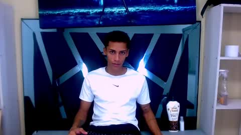 Aylen  online show from February 2025 09:32:01 PM