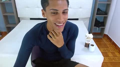 Aylen  online show from February 2025 01:03:01 AM