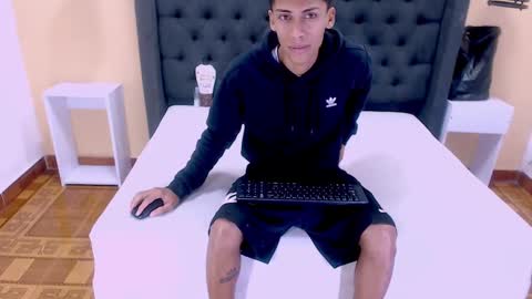 Aylen  online show from February 2025 04:21:02 PM