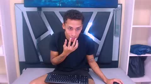 Aylen  online show from February 2025 07:21:01 PM