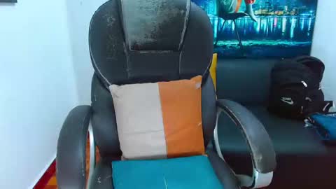 Aylen  online show from February 2025 04:16:02 PM