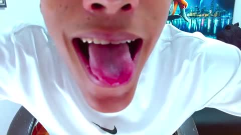 Aylen  online show from February 2025 06:19:01 PM