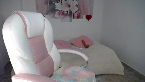 aylin_ross_ online show from June 2026 11:49:01 PM