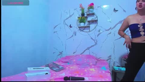 Aymy online show from December 2025 11:21:02 PM