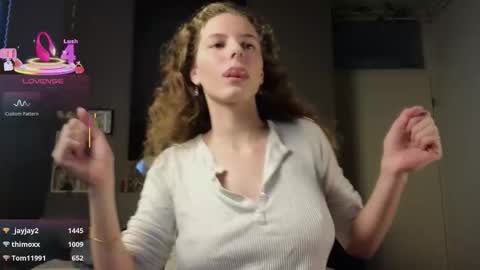 Snapshot of ayreenmoore chatting on December 2025 02:45:02 PM Ayreen Moore online show from December 2025 02:45:02 PM