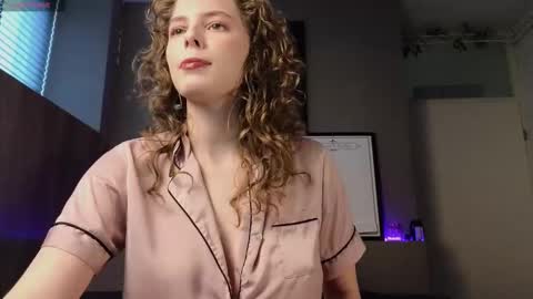 Snapshot of ayreenmoore chatting on February 2026 02:09:02 PM Ayreen Moore online show from February 2026 02:09:02 PM