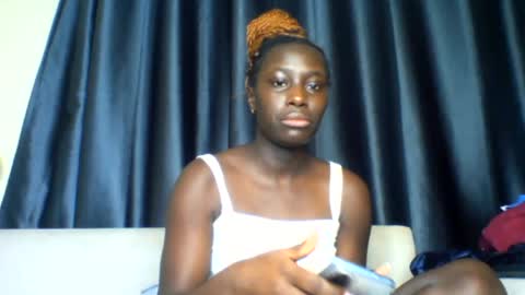 Snapshot of azaelia_iris chatting on July 2026 08:01:02 AM azaelia_iris online show from July 2026 08:01:02 AM