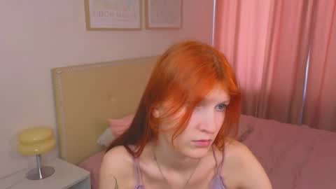 Snapshot of azoze1 chatting on July 2026 02:49:02 PM Zoe online show from July 2026 02:49:02 PM
