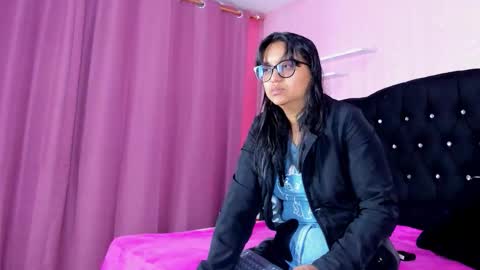 Snapshot of azul_moon chatting on November 2025 03:39:02 AM azul_moon online show from November 2025 03:39:02 AM