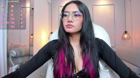 Azura online show from October 2025 07:18:01 PM